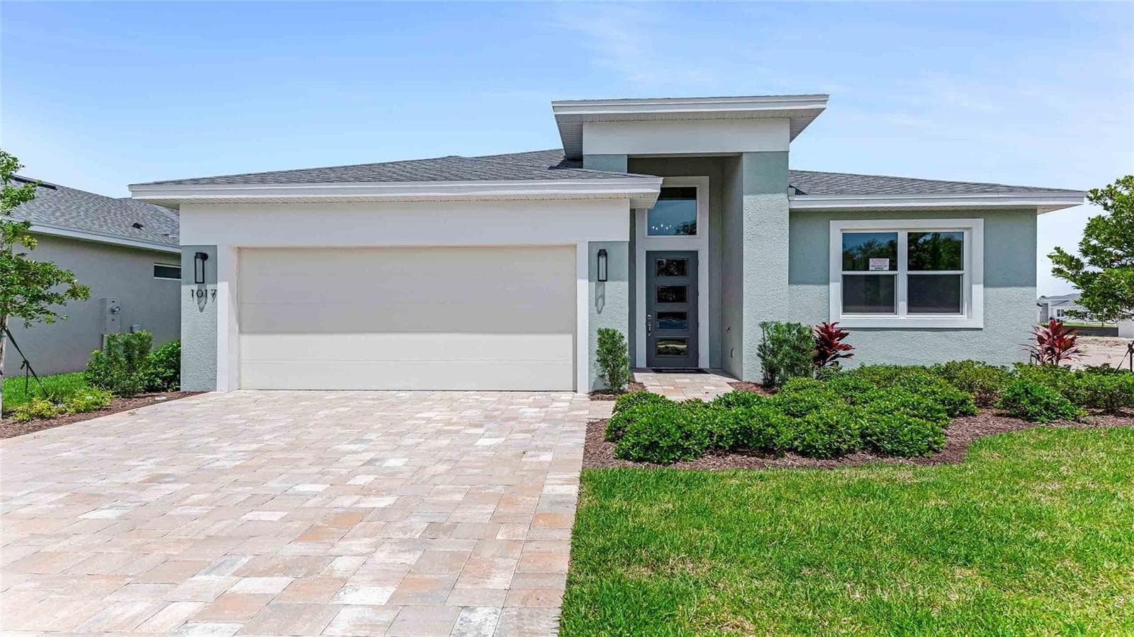 1017 LILIANA DR