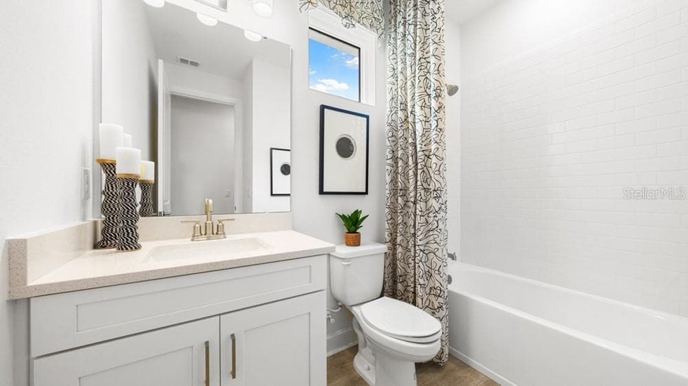 10610 Eclipse Street - Model Home Leaseback - Available Now for Closing! - 10610 ECLIPSE ST, SARASOTA