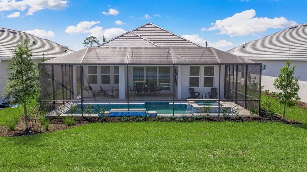 10610 Eclipse Street - Model Home Leaseback - Available Now for Closing! - 10610 ECLIPSE ST, SARASOTA