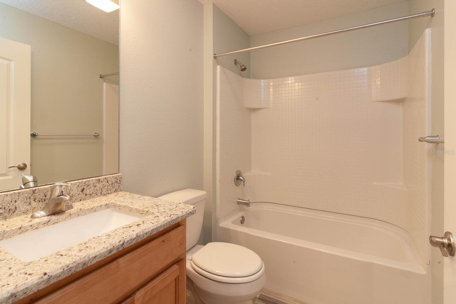Guest Bath - 16200 LENORD ST, UMATILLA