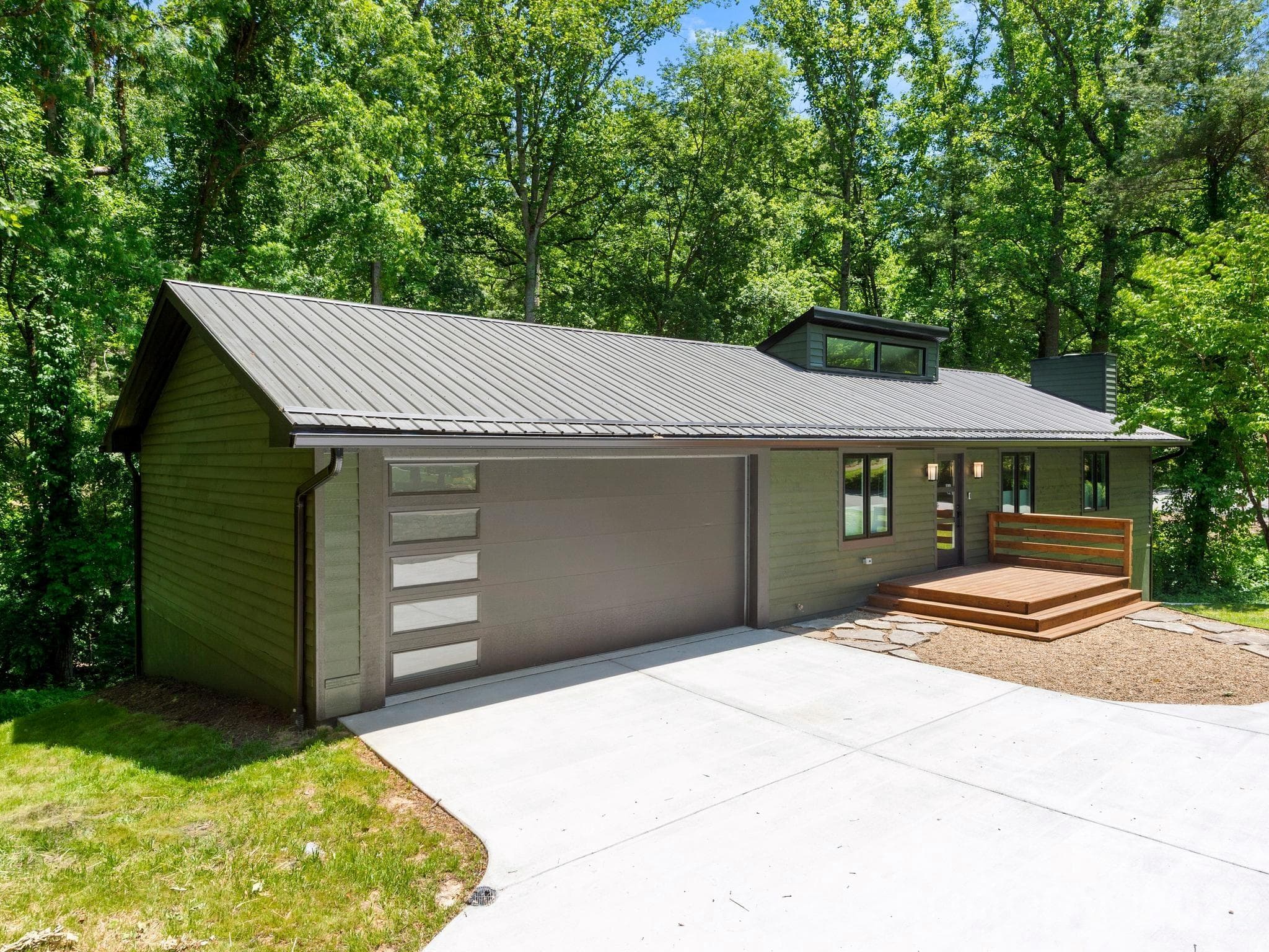 18x8 two car garage. Amarr Lincoln Frosted glass door - 17 Muirfield Drive, Arden