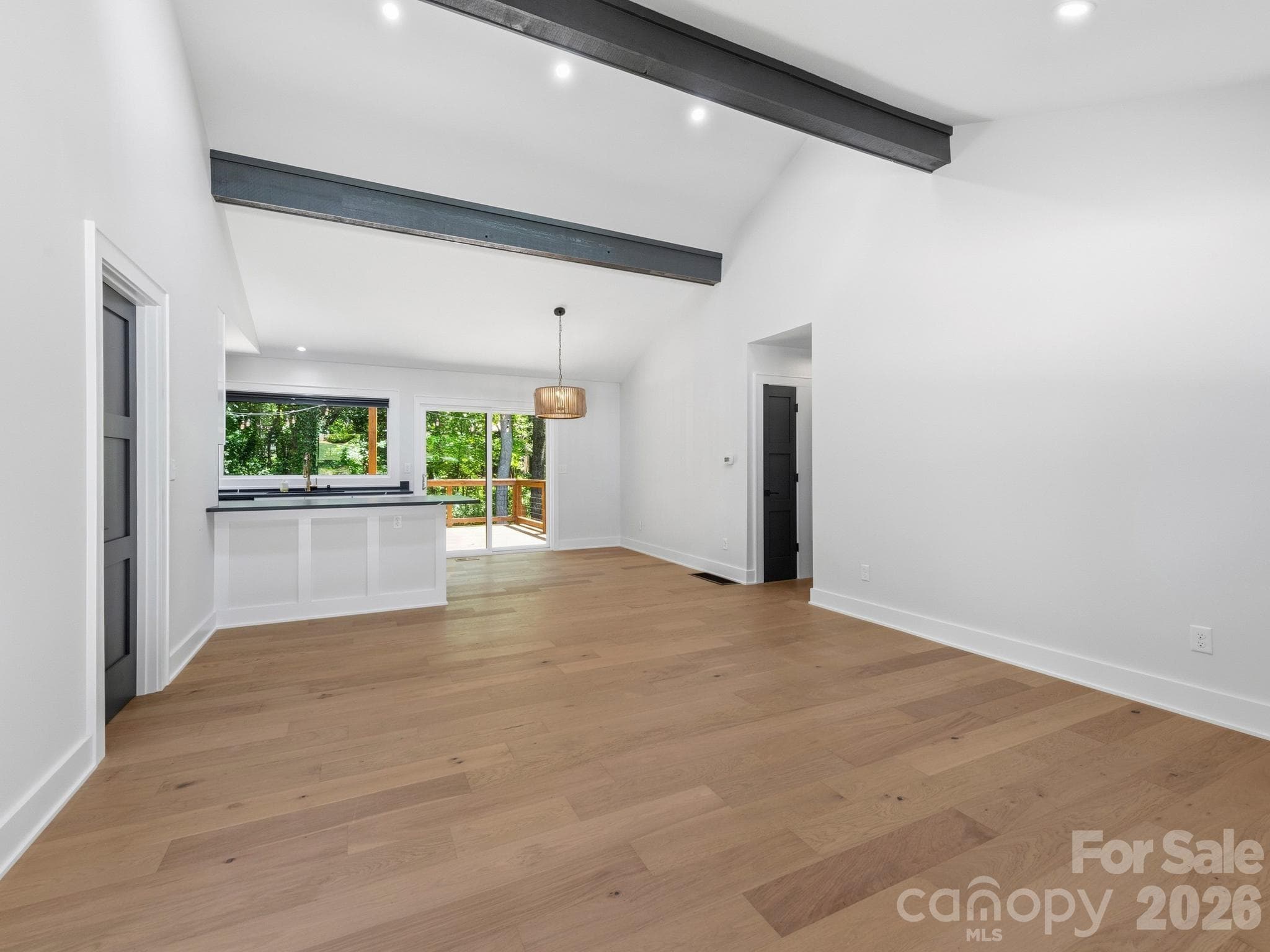 Vaulted ceilings - 17 Muirfield Drive, Arden