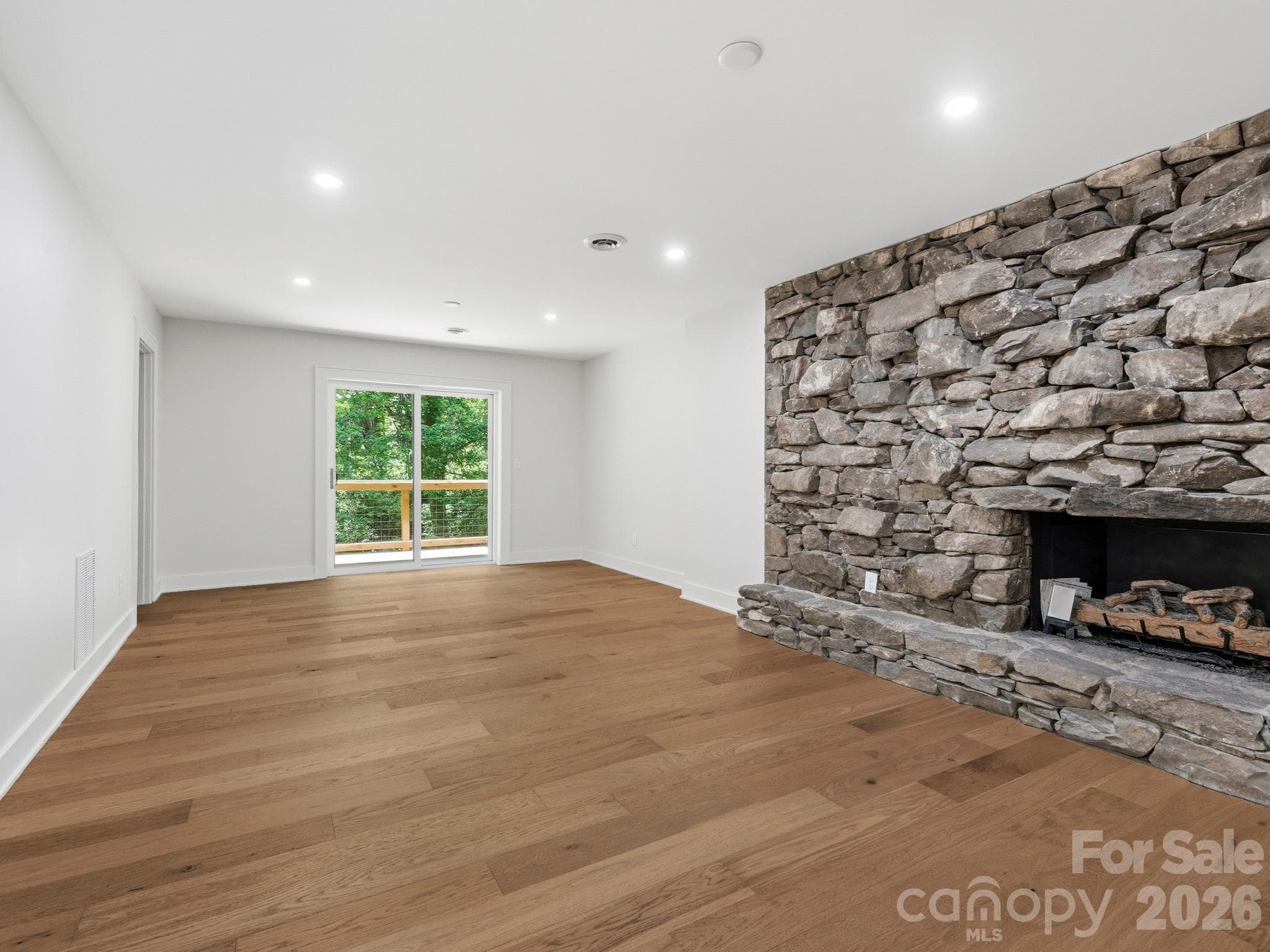 New unvented fireplace - 17 Muirfield Drive, Arden