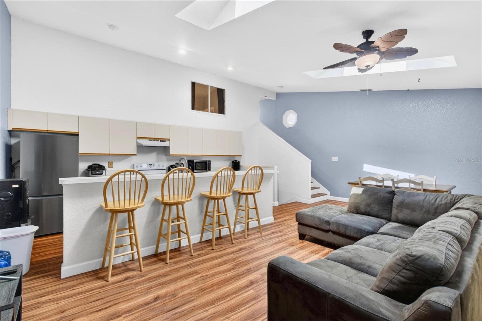 Spacious Living room Kitchen combo - 6389 93RD TER N #4706, PINELLAS PARK