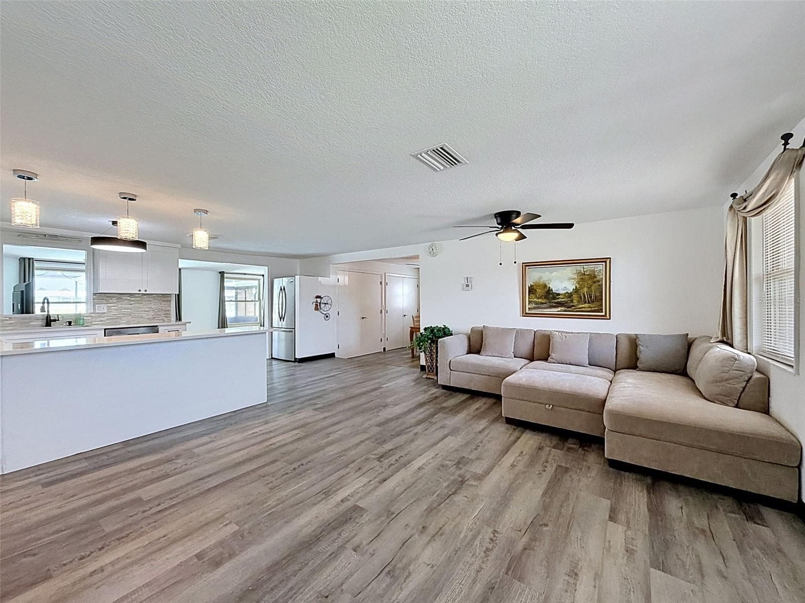 LARGE LIVING ROOM - 12735 1ST ISLE, HUDSON