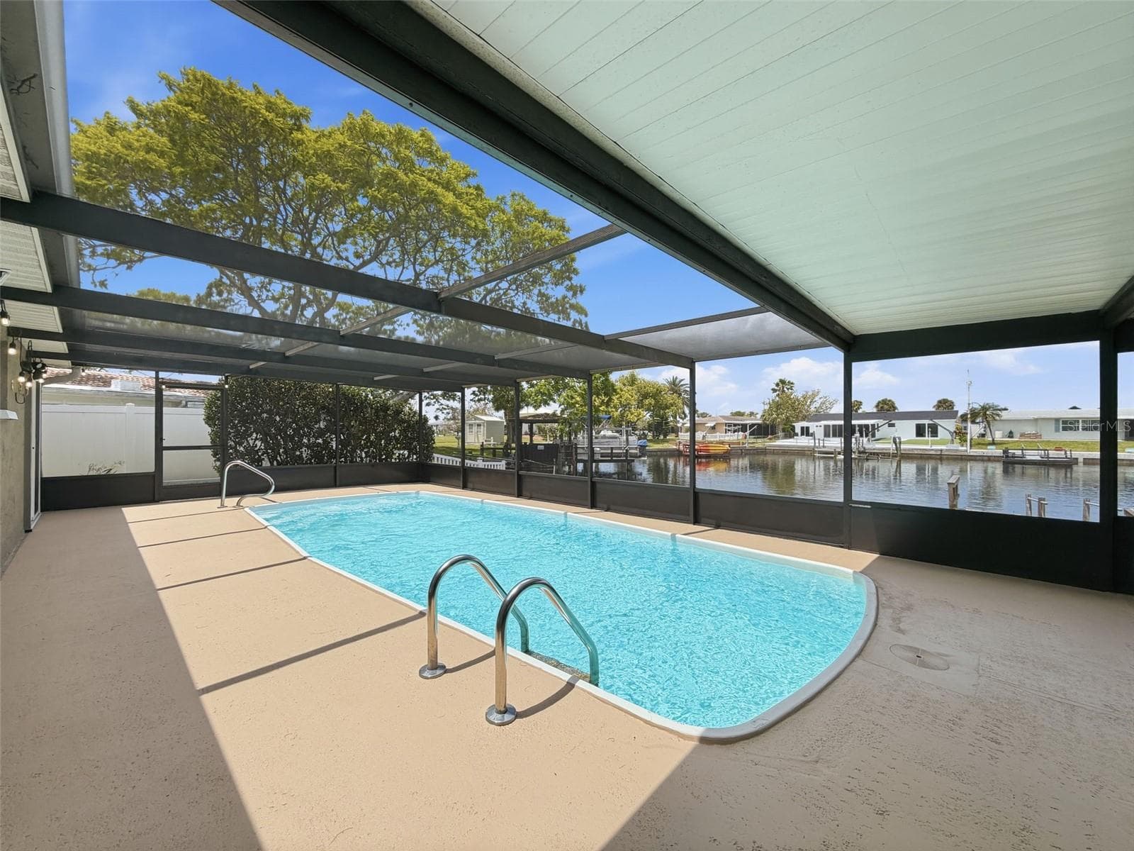 Ideal outdoor space for family gatherings and weekends with friends. - 12735 1ST ISLE, HUDSON