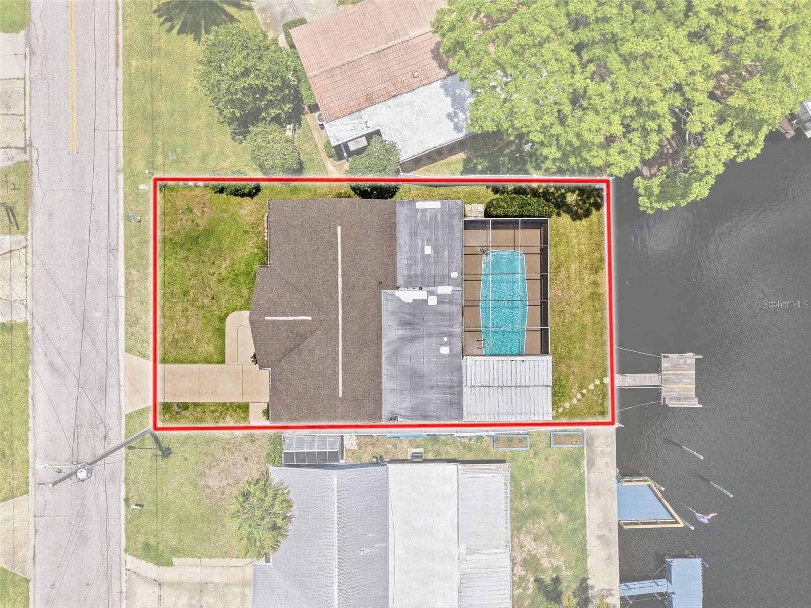 Approximate property lines shown for reference purposes only. - 12735 1ST ISLE, HUDSON