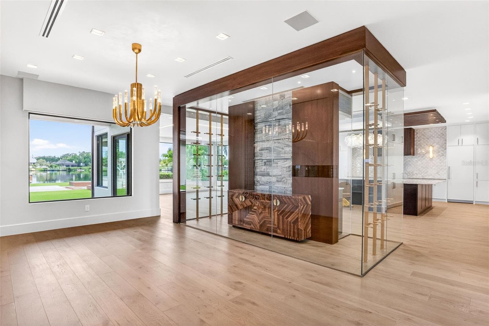 Single Family Residence at 460 COFFEE POT RIVIERA NE, ST PETERSBURG, photo 22 of 73