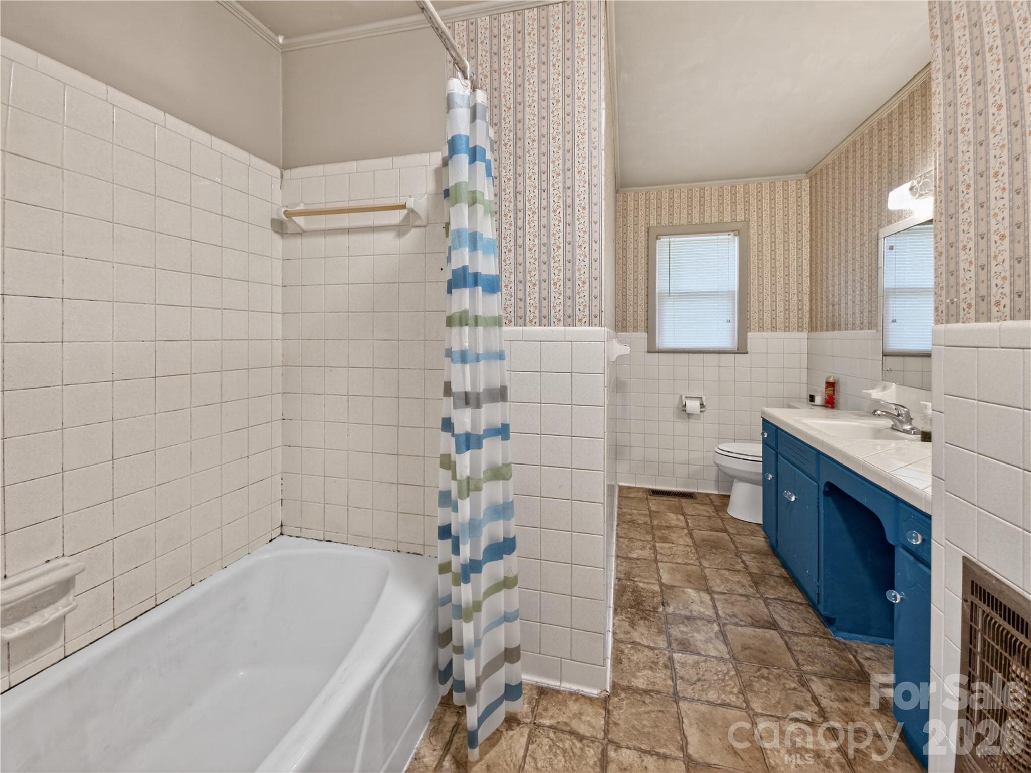 Single Family Residence at 135 Hazelwood Drive, Forest City, photo 14 of 48