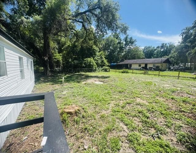 Back Yard - 11898 SW 36TH WAY, WEBSTER
