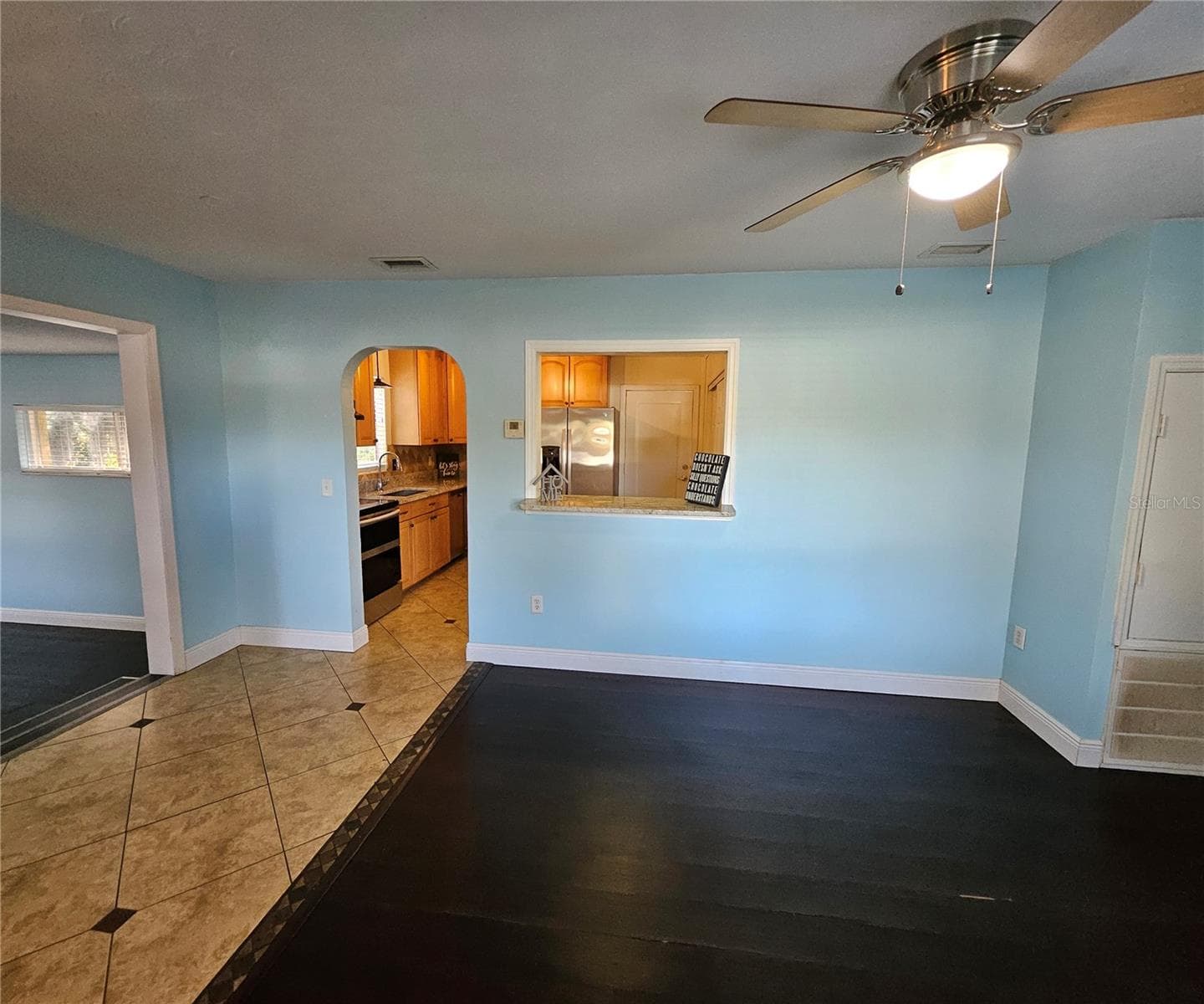 Single Family Residence at 7237 HILLCREST ST, LEESBURG, photo 7 of 25
