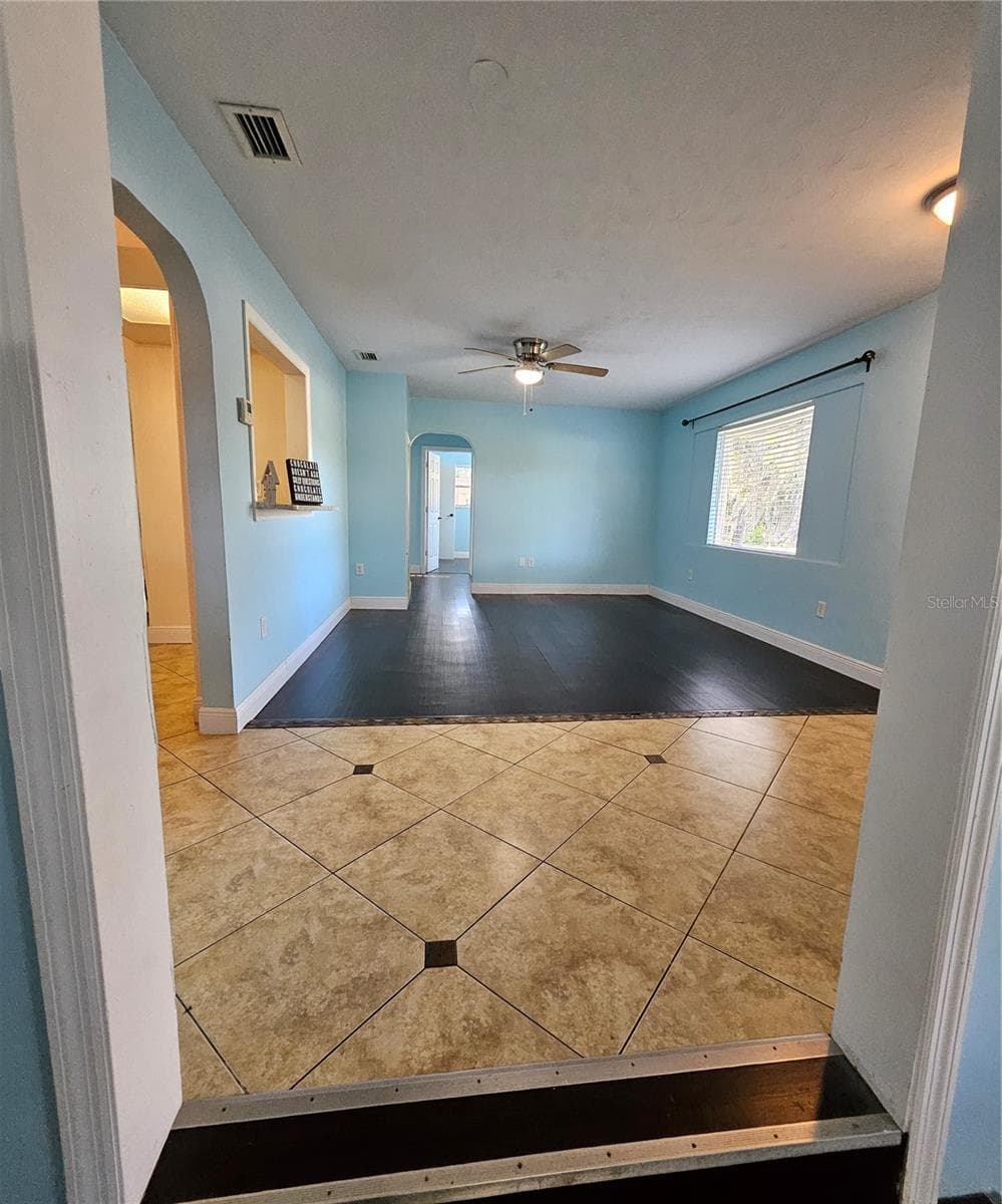 Single Family Residence at 7237 HILLCREST ST, LEESBURG, photo 14 of 25