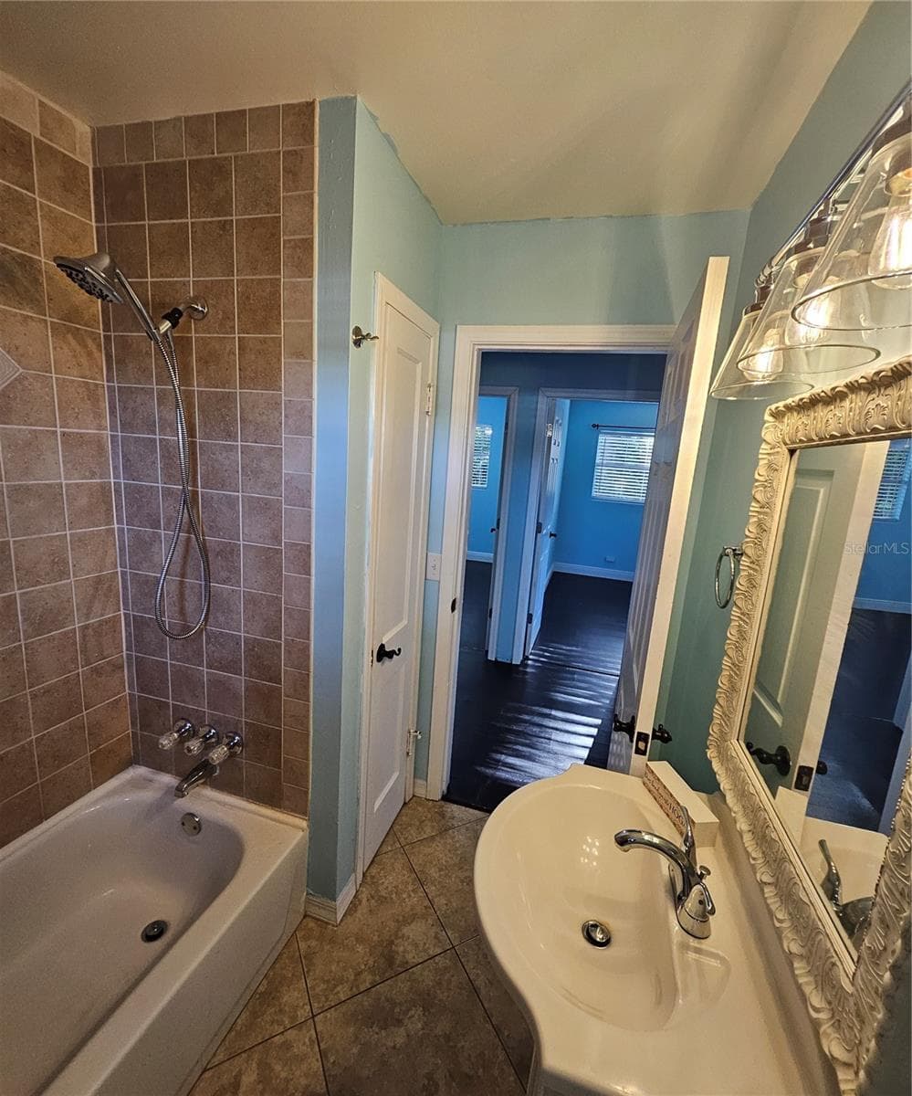 Single Family Residence at 7237 HILLCREST ST, LEESBURG, photo 20 of 25