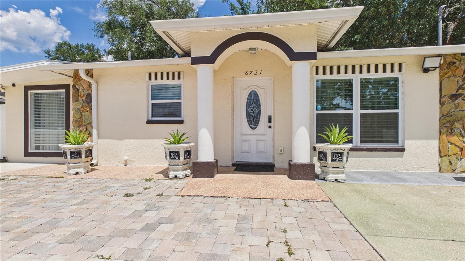 Single Family Residence at 8721 N ORANGEVIEW AVE, TAMPA, photo 5 of 47