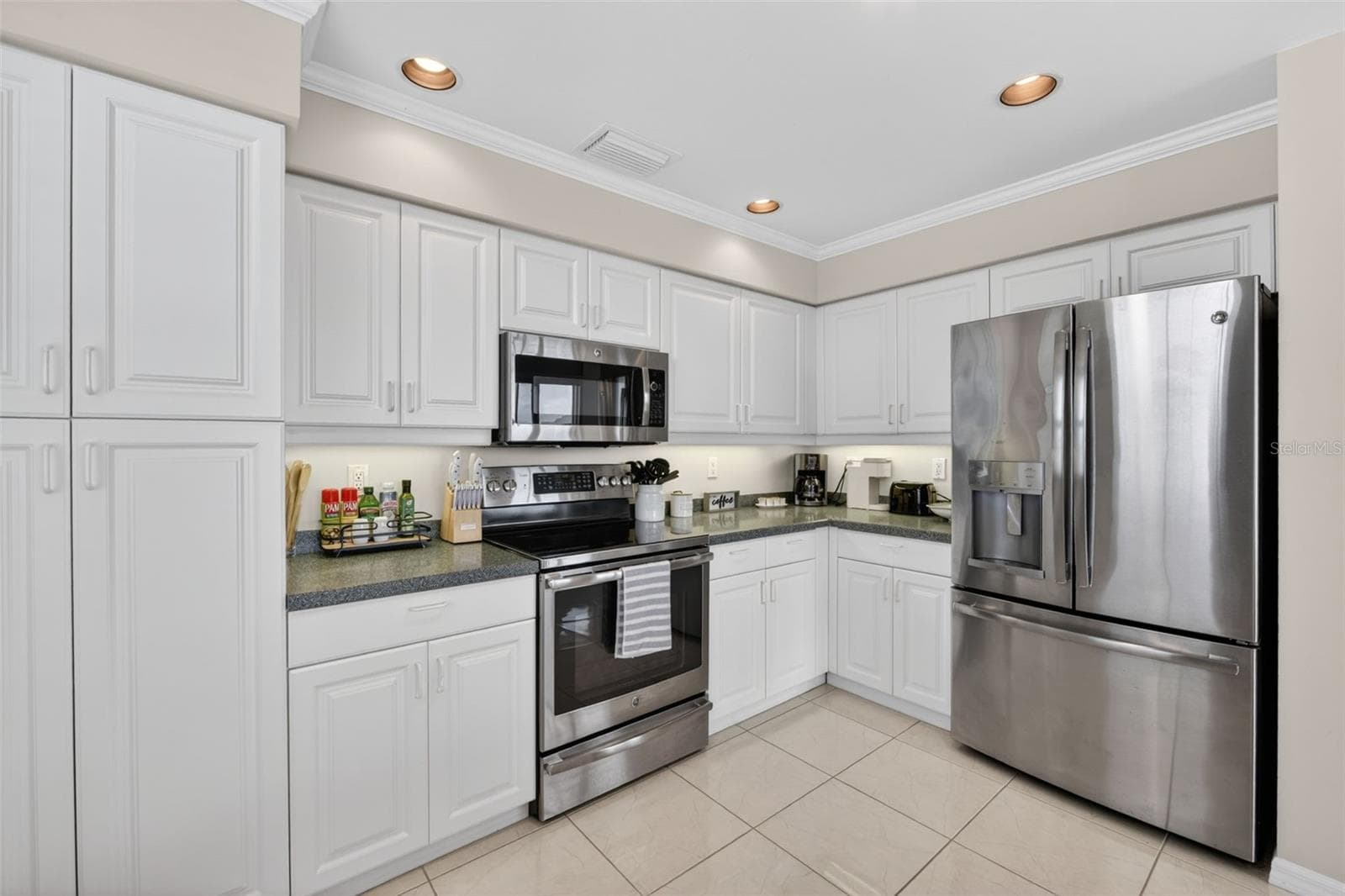 Condominium at 2060 MATECUMBE KEY RD #2506, PUNTA GORDA, photo 10 of 38
