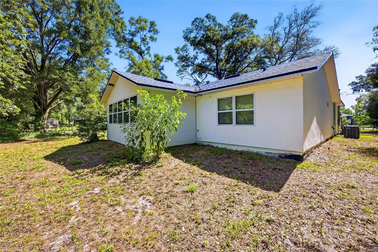 Back view - 3880 NE 22ND CT, OCALA