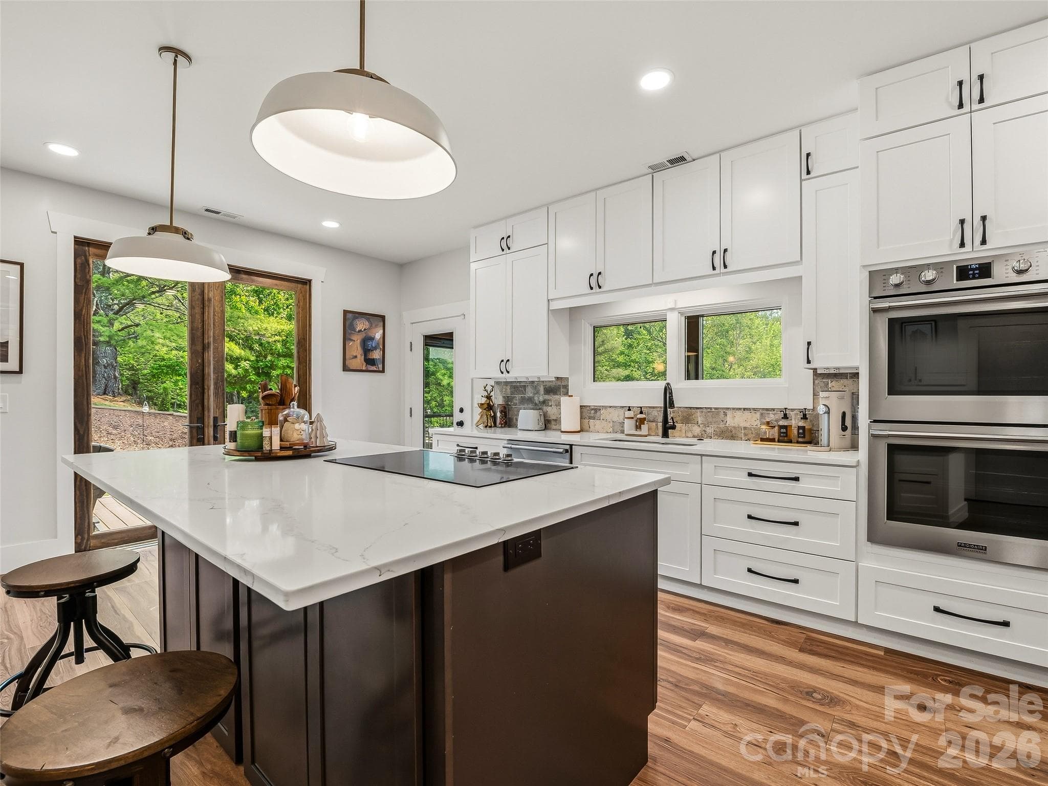 Single Family Residence at 158 Trellem Trail, Hendersonville, photo 18 of 48