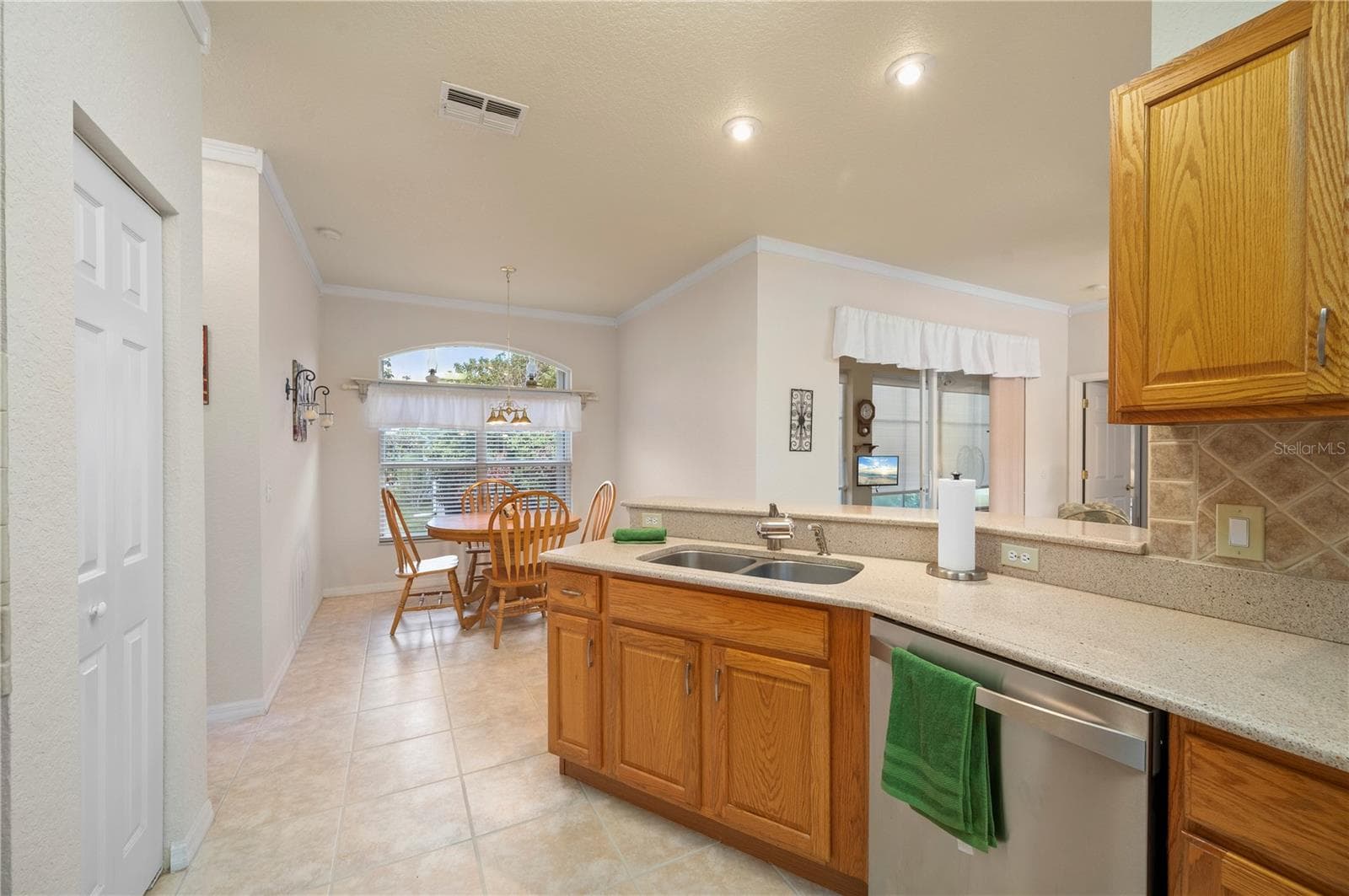 Kitchen pantry, breakfast nook at rear - 1637 PALACE CT, PORT CHARLOTTE