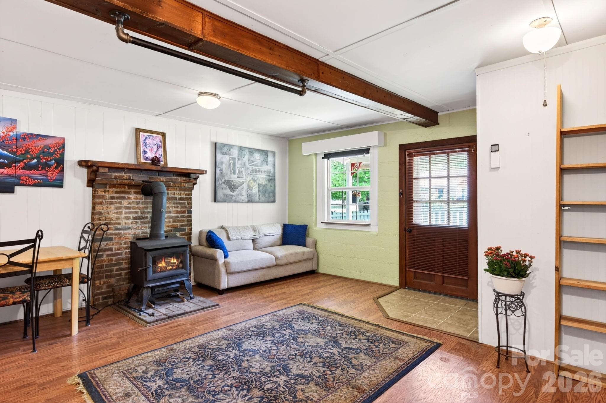 Cozy Home with Open Floor Plan - Canton
