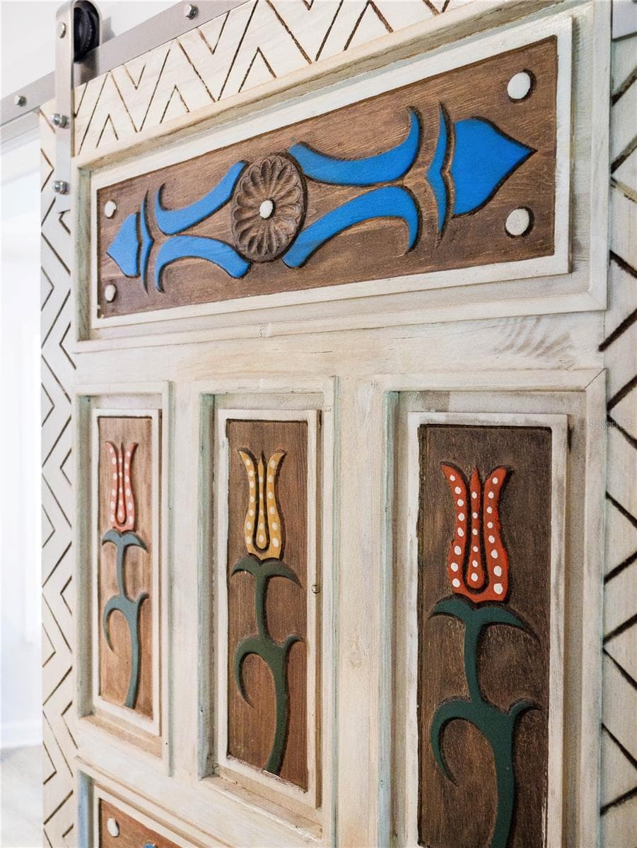 Handmade Turkish door - 13797 NE 199TH ST, WALDO
