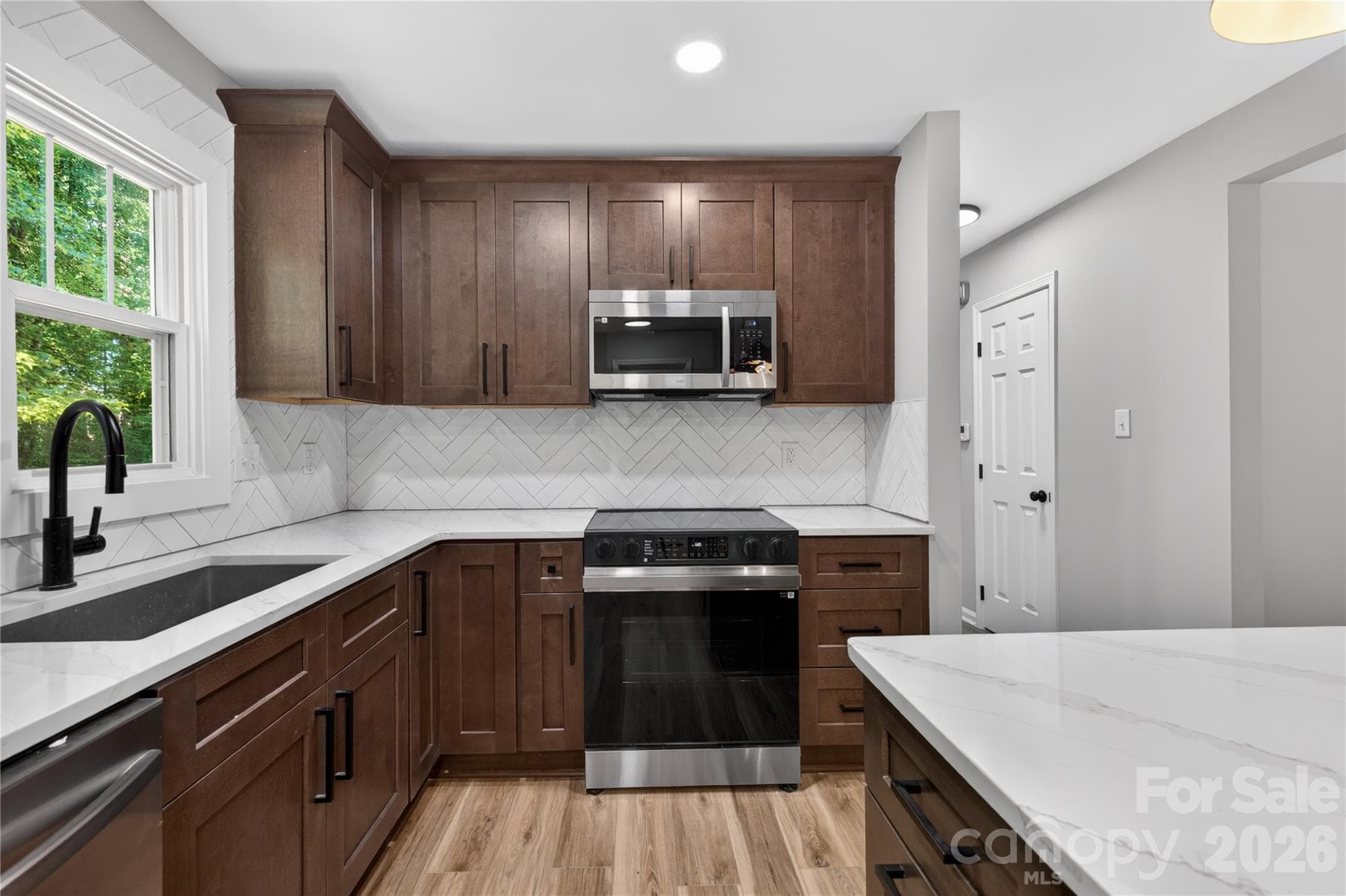 Single Family Residence at 7407 Limerick Drive, Charlotte, photo 18 of 37