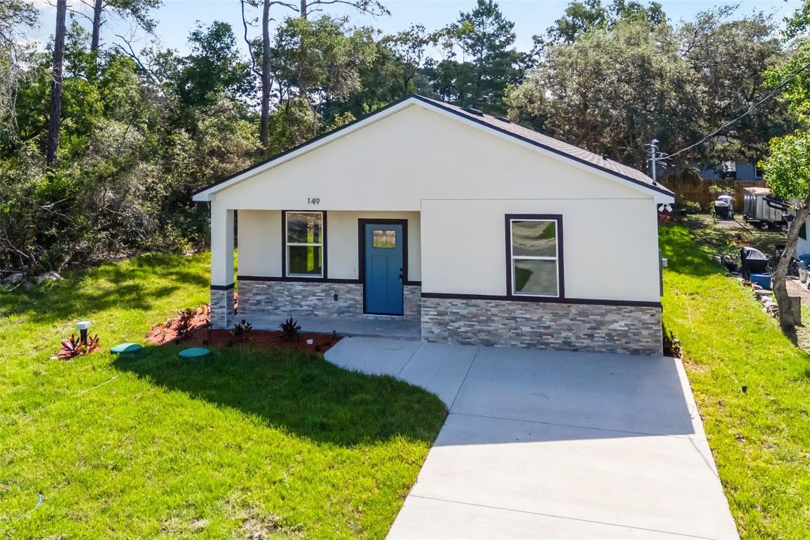 149 HICKORY AVE