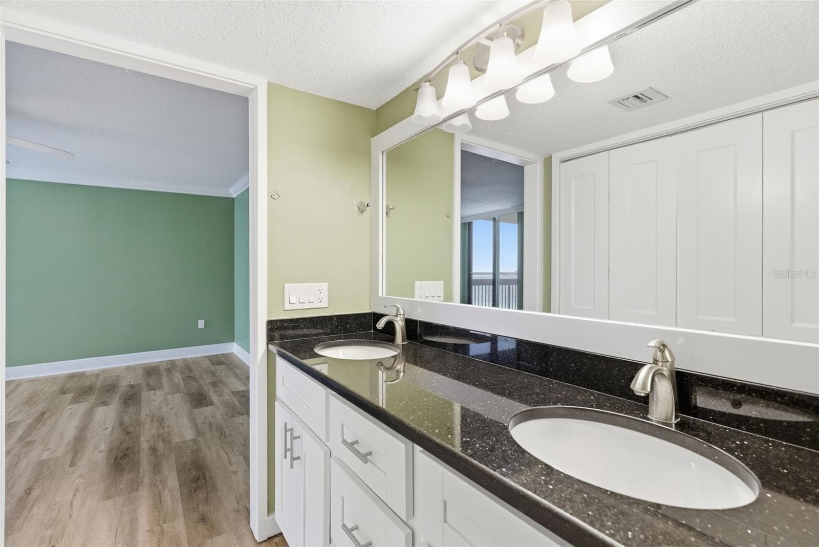 Condominium at 2413 BAYSHORE BLVD #1004, TAMPA, photo 33 of 50