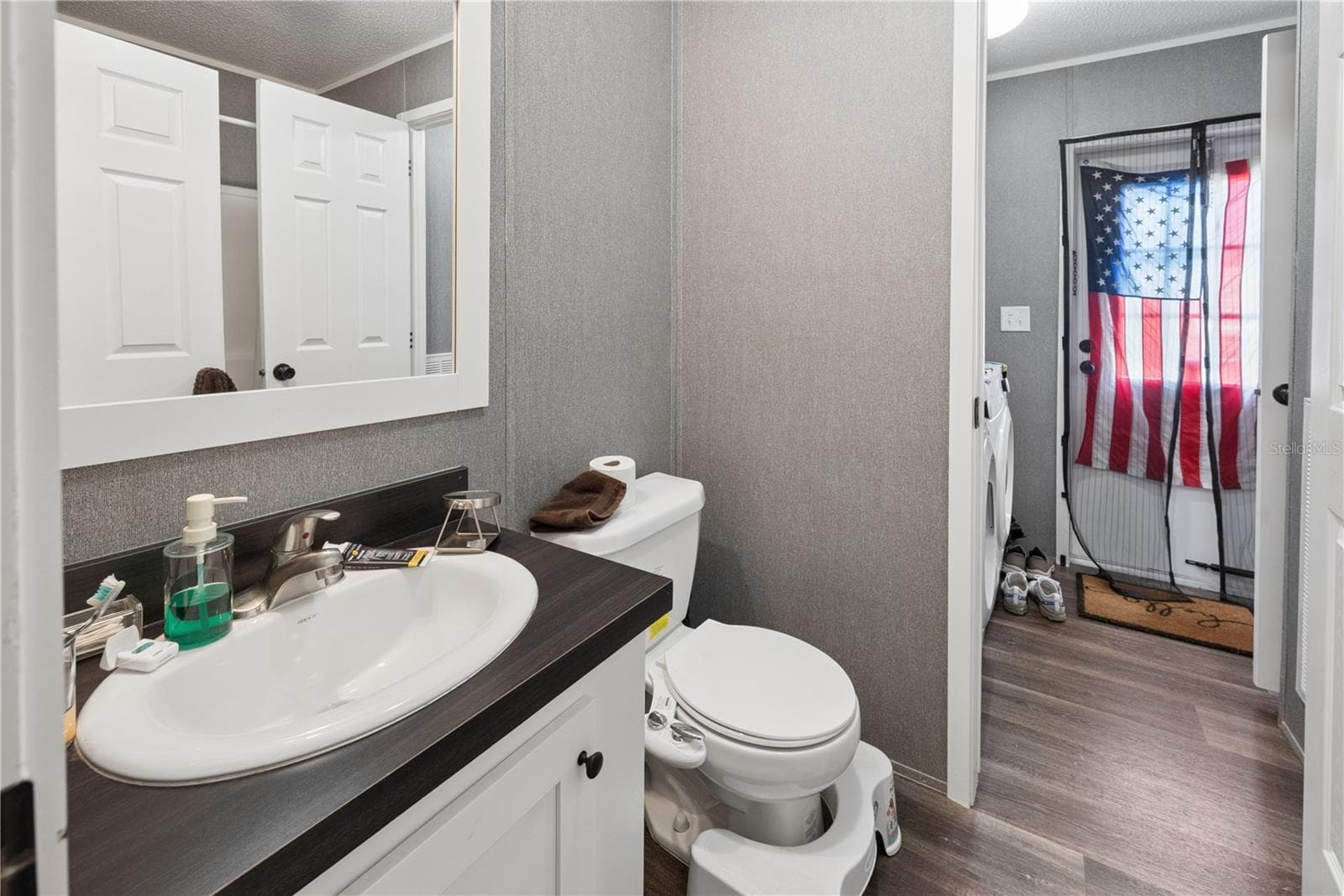 Manufactured Home at 191 NE 136TH CT, WILLISTON, photo 23 of 33