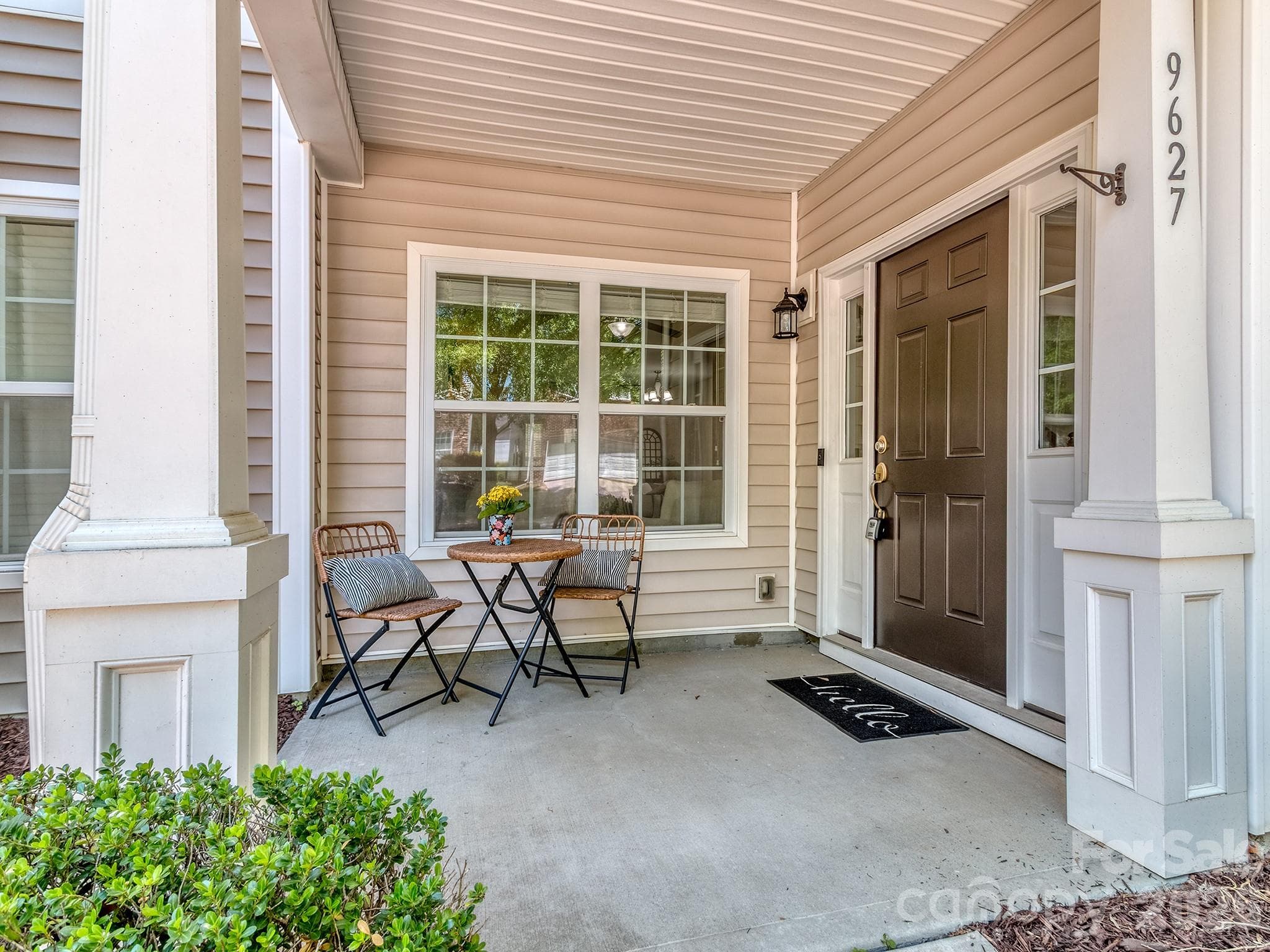 Great front porch - Charlotte