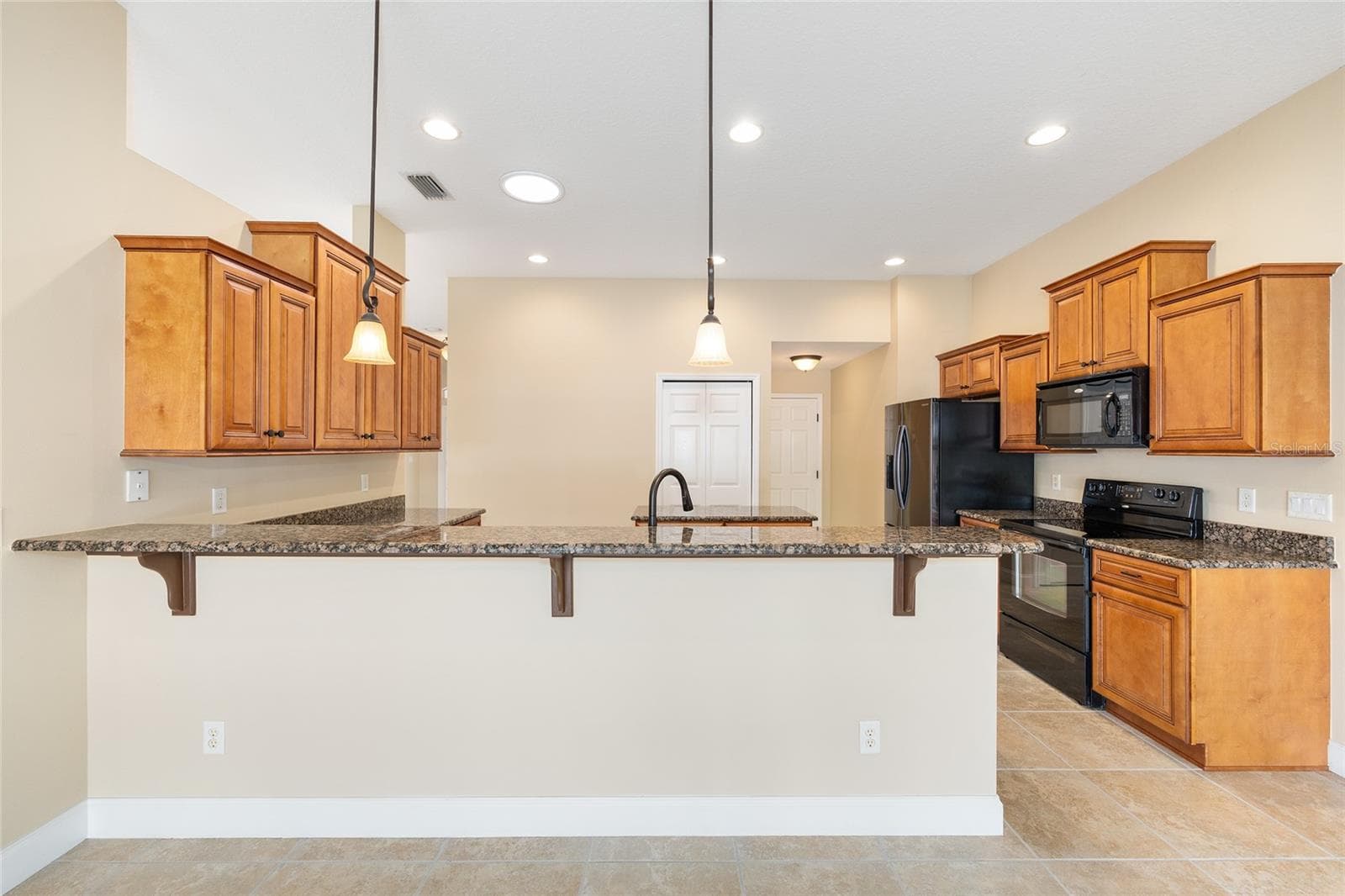 Great Lighting - 915 SE 69TH AVE, OCALA