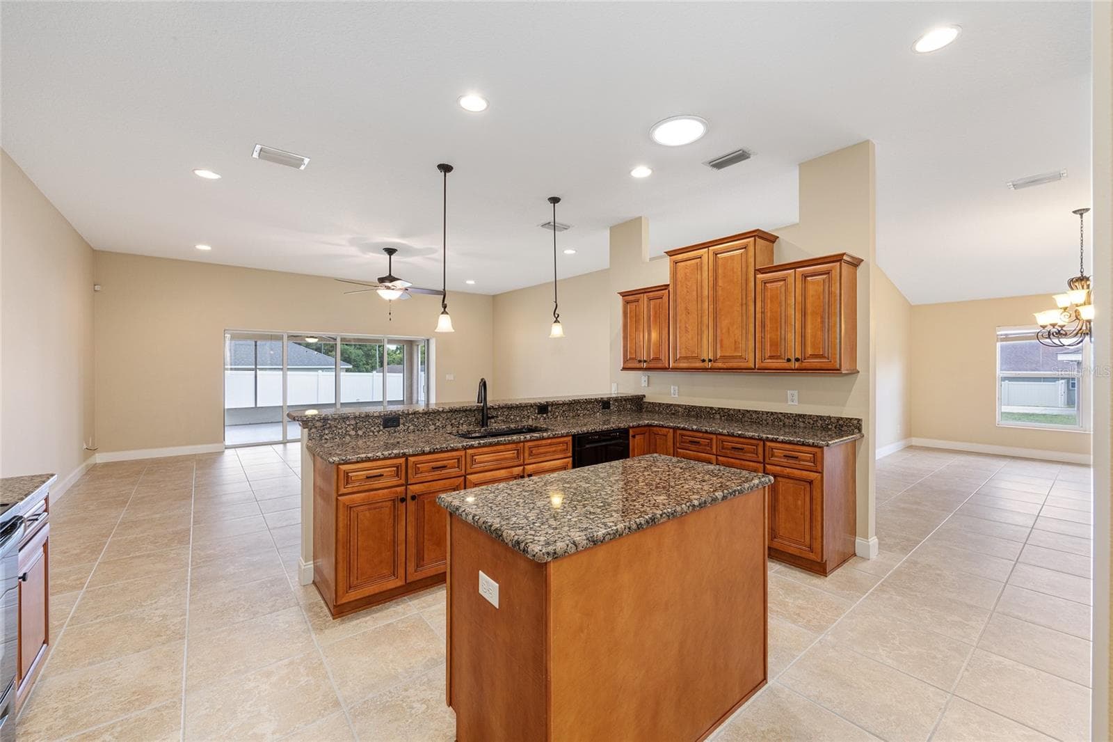 And Island - 915 SE 69TH AVE, OCALA