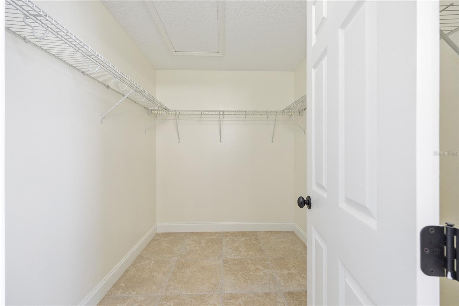 Walk In Closet - 915 SE 69TH AVE, OCALA