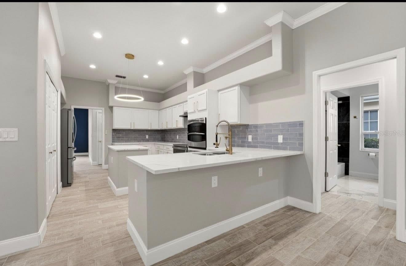 Single Family Residence at 507 CHEVAL DR, VENICE, photo 12 of 24