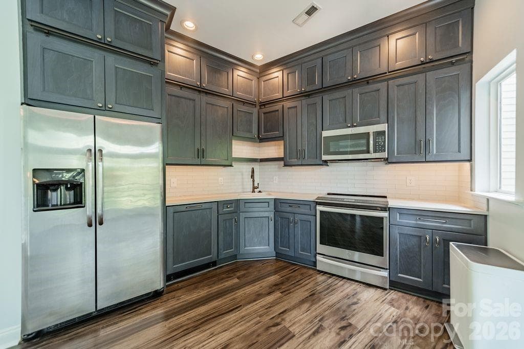 Condominium at Charlotte, photo 3 of 26