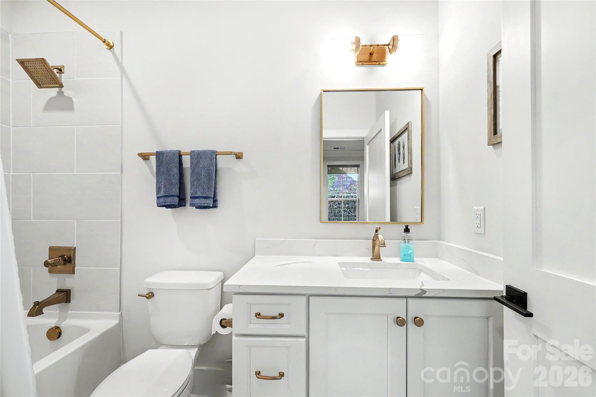 Main level full bath with tub - 2123 Nolen Ridge Avenue, Charlotte