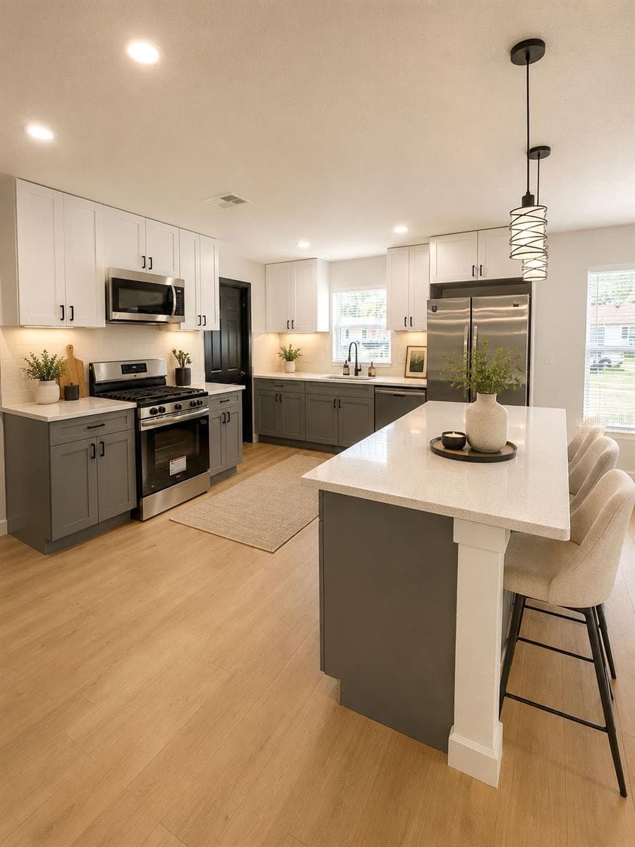 Virtually Staged - 7162 CAMBRIDGE ST, SPRING HILL