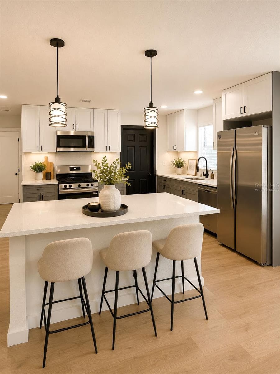 Virtually Staged - 7162 CAMBRIDGE ST, SPRING HILL
