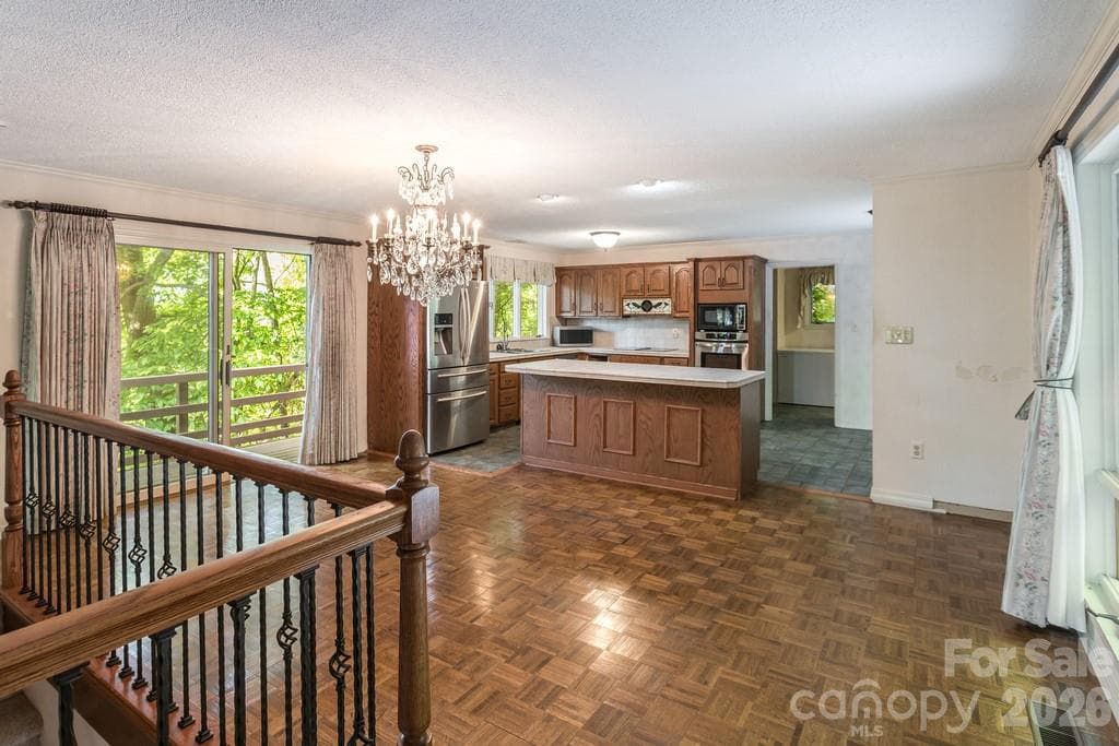 Single Family Residence at 1126 Scenic Circle, Waynesville, photo 8 of 40