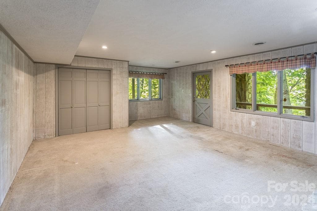 Single Family Residence at 1126 Scenic Circle, Waynesville, photo 18 of 40