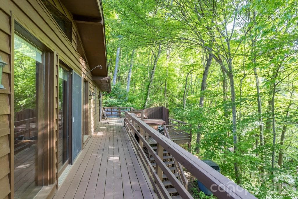 Single Family Residence at 1126 Scenic Circle, Waynesville, photo 25 of 40