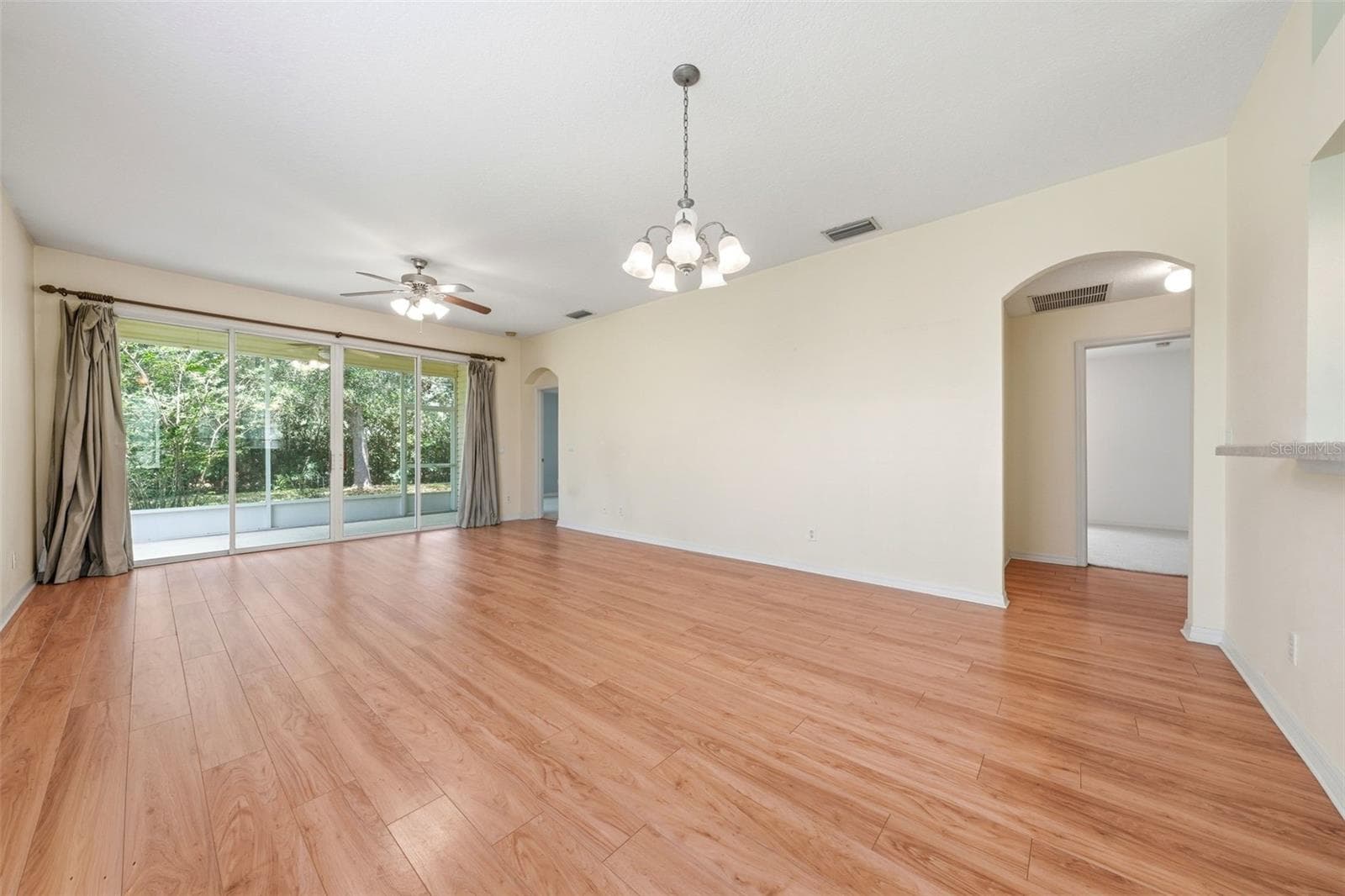 Living Room - 4962 RAINBOW TROUT RD, TAVARES
