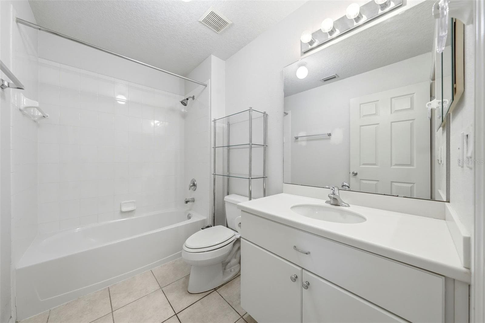 Guest Bathroom - 4962 RAINBOW TROUT RD, TAVARES
