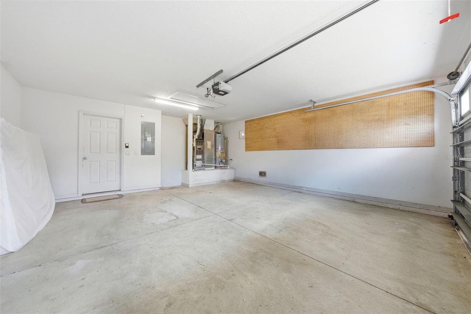 Garage - 4962 RAINBOW TROUT RD, TAVARES