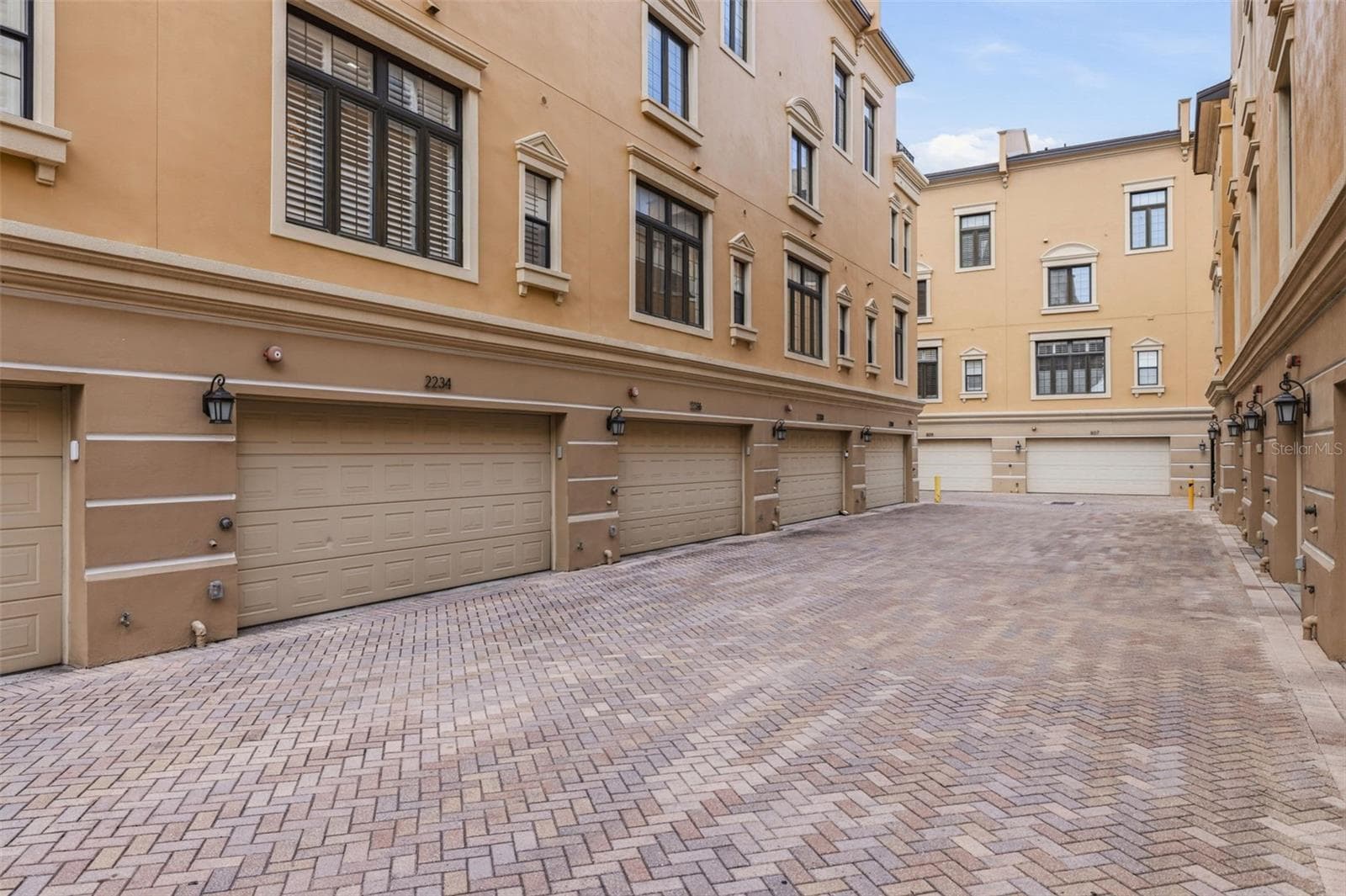 Townhouse at 2234 SOHO BAY CT, TAMPA, photo 30 of 40