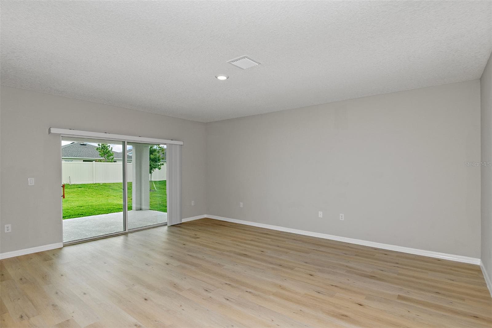 Single Family Residence at 31670 BARONNE ST, WESLEY CHAPEL, photo 16 of 27