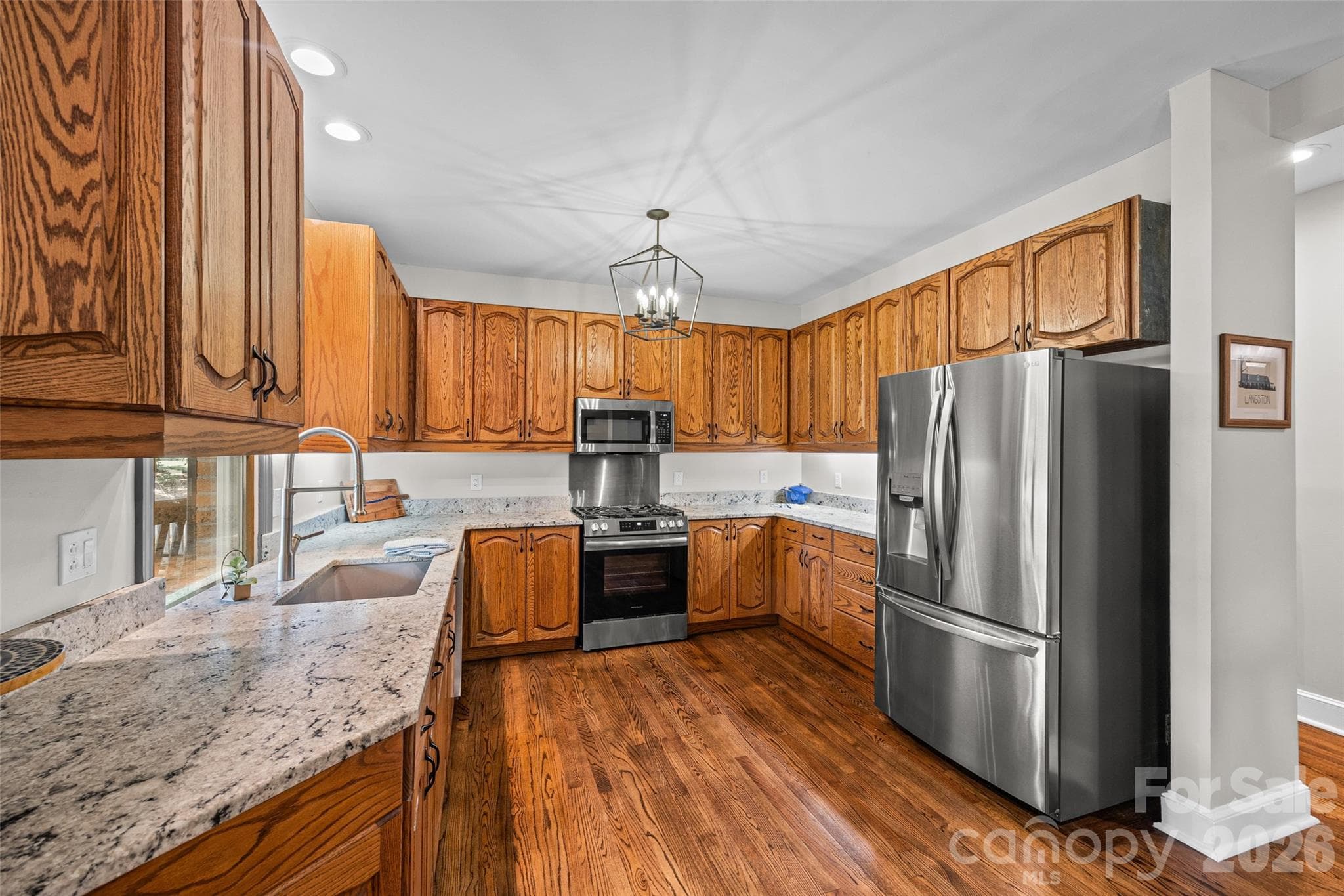 Single Family Residence at 16105 Langston Drive, Charlotte, photo 10 of 47