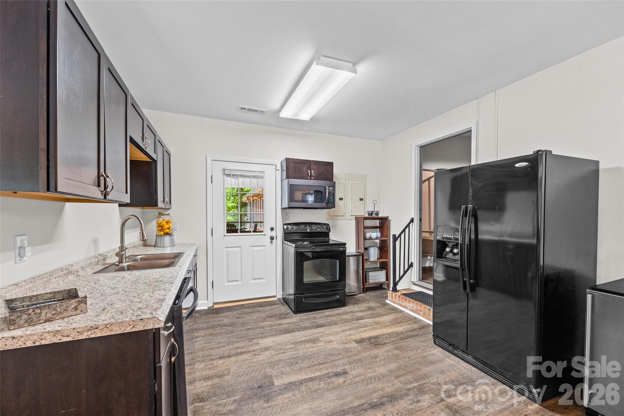 Single Family Residence at 16105 Langston Drive, Charlotte, photo 27 of 47