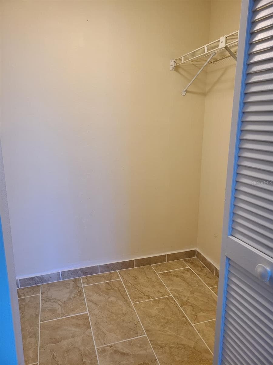 Walk-in closet - 2333 FEATHER SOUND DR #A208, CLEARWATER