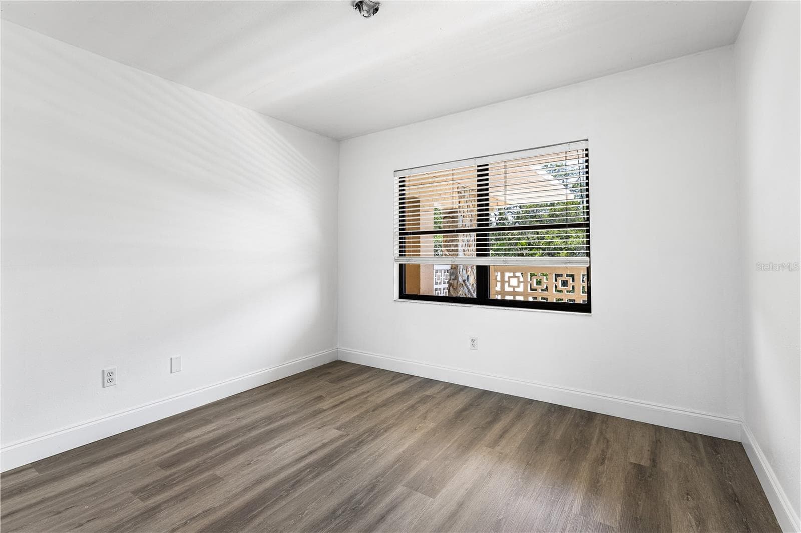 Condominium at 5080 LOCUST ST NE #322, ST PETERSBURG, photo 9 of 28