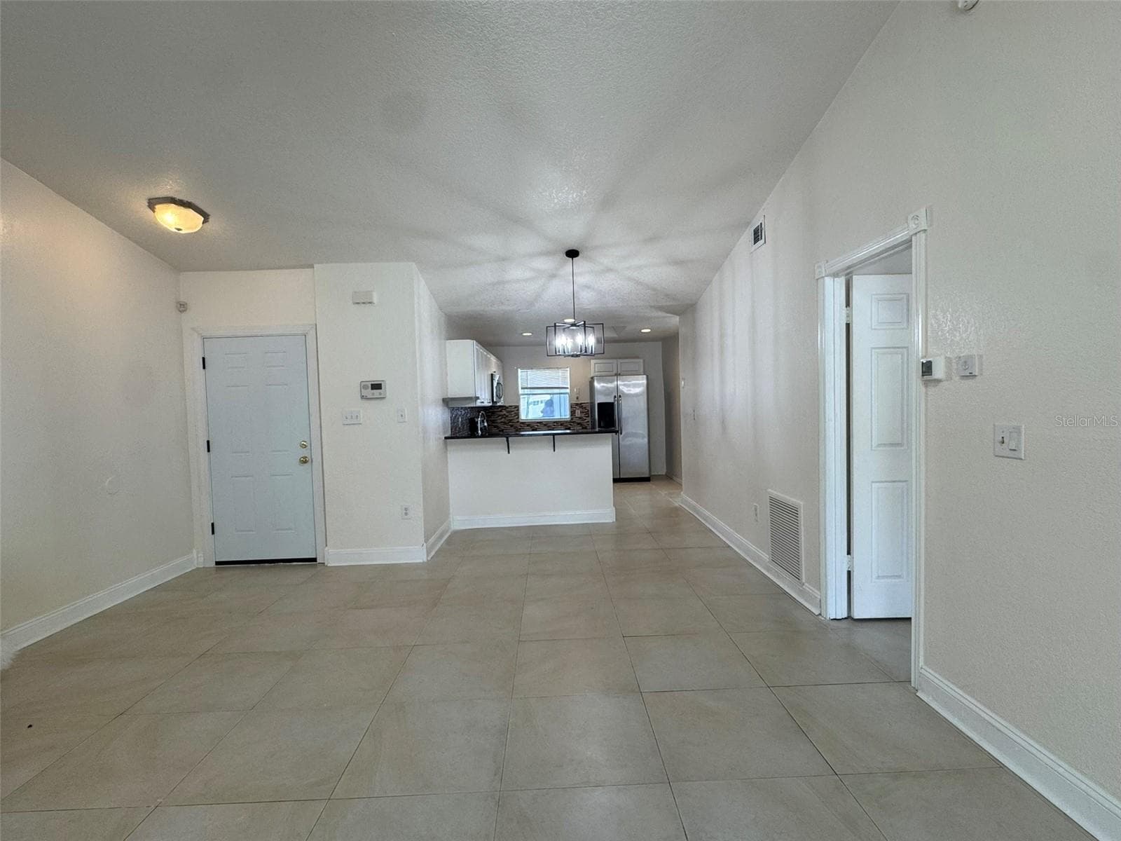 Single Family Residence at 14 YORK CT, KISSIMMEE, photo 3 of 14